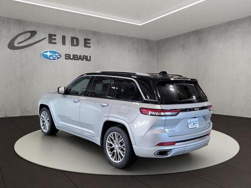 2022 Jeep Grand Cherokee Summit