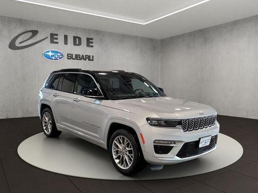 2022 Jeep Grand Cherokee Summit