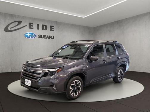 Magnetite Gray Metallic 2025 Subaru Forester Premium
