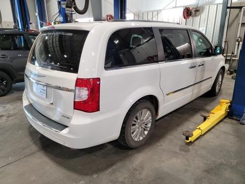 2011 Chrysler Town & Country Limited