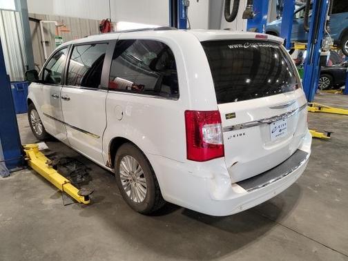 2011 Chrysler Town & Country Limited