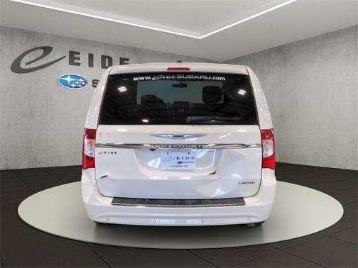 2011 Chrysler Town & Country Limited