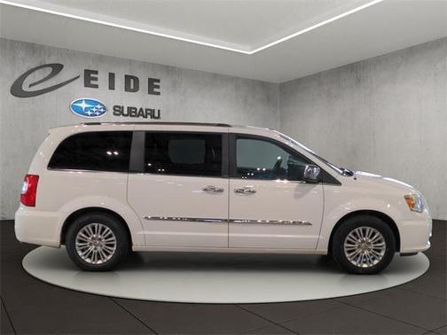 2011 Chrysler Town & Country Limited