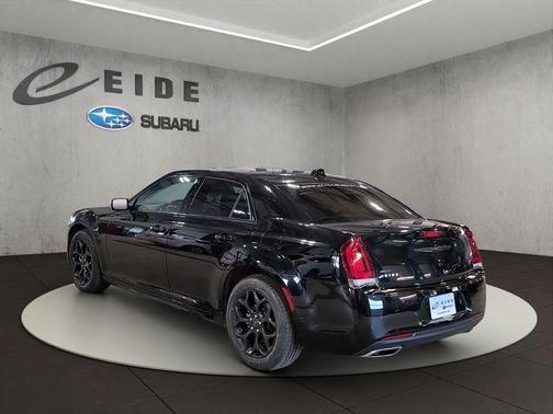 2023 Chrysler 300 Touring L