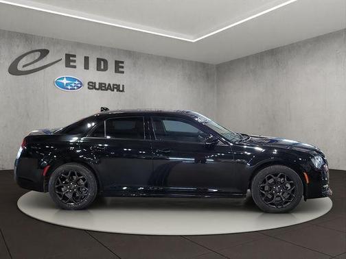 2023 Chrysler 300 Touring L