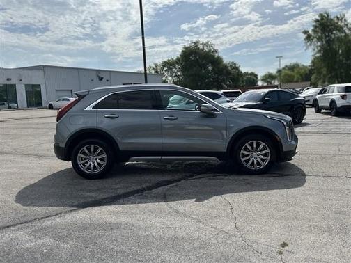 2023 Cadillac XT4 Premium Luxury