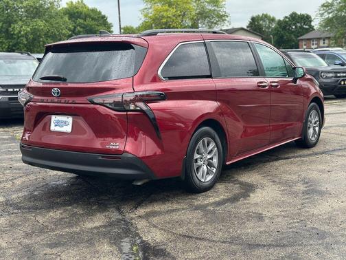 Ruby Flare Pearl 2024 Toyota Sienna XLE