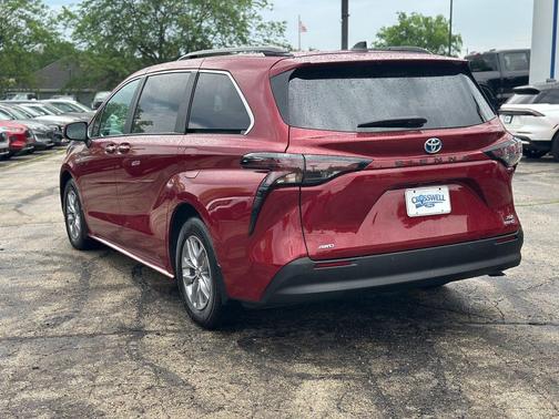 Ruby Flare Pearl 2024 Toyota Sienna XLE