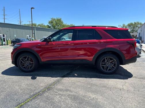 Rapid Red Metallic Tinted Clearcoat 2026 Ford Explorer ST-Line