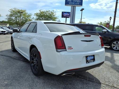 2022 Chrysler 300 Touring