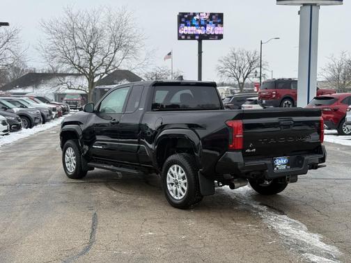 2025 Toyota Tacoma SR5