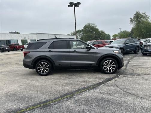 2022 Ford Explorer ST-Line