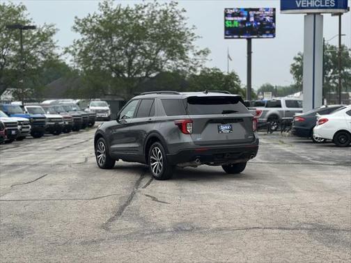 2022 Ford Explorer ST-Line