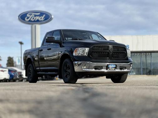 2016 RAM 1500 SLT