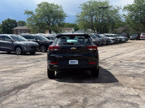 Mosaic Black Metallic 2024 Chevrolet Trailblazer LS