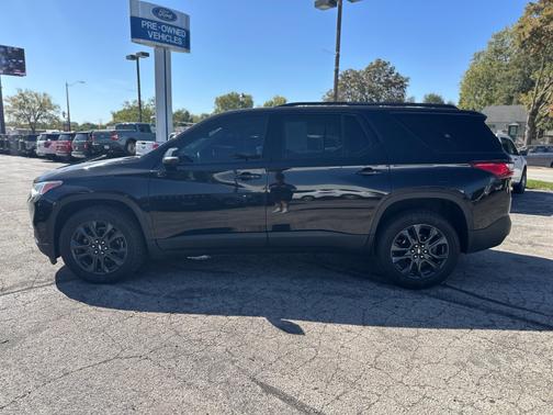 Mosaic Black Metallic 2021 Chevrolet Traverse RS