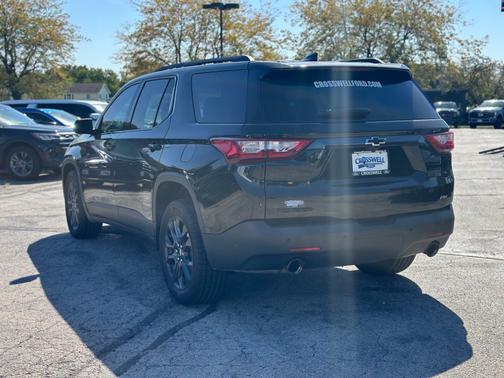 Mosaic Black Metallic 2021 Chevrolet Traverse RS