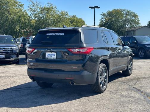 Mosaic Black Metallic 2021 Chevrolet Traverse RS