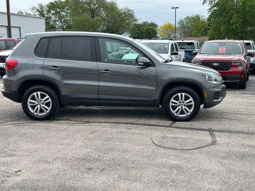 Pepper / Gray 2014 Volkswagen Tiguan 4MOTION Auto S