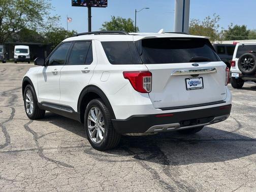 Star White Metallic Tri-Coat 2023 Ford Explorer XLT
