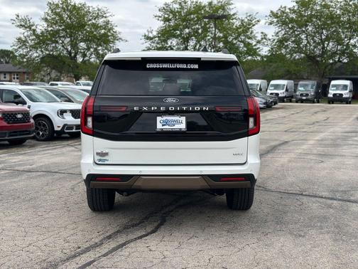 Star White Metallic Tri-Coat 2026 Ford Expedition Max King Ranch