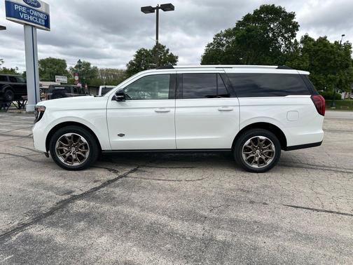 Star White Metallic Tri-Coat 2026 Ford Expedition Max King Ranch