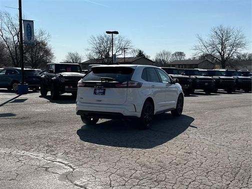 2022 Ford Edge ST Line