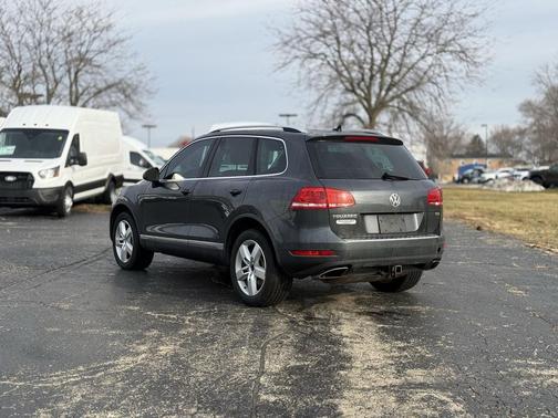2012 Volkswagen Touareg TDI Lux