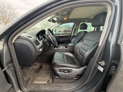 2012 Volkswagen Touareg TDI Lux