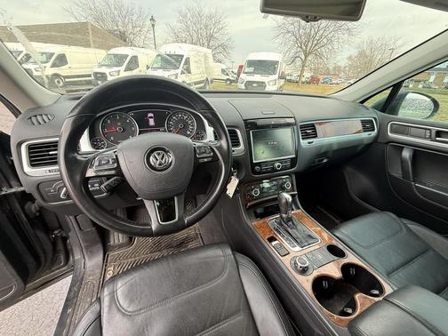 2012 Volkswagen Touareg TDI Lux