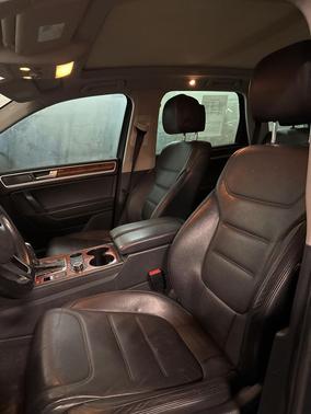 2012 Volkswagen Touareg TDI Lux