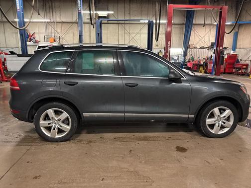 2012 Volkswagen Touareg TDI Lux