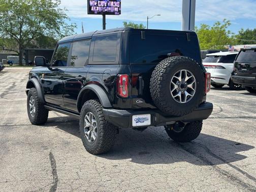 Shadow Black 2025 Ford Bronco Badlands