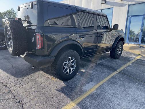 Shadow Black 2025 Ford Bronco Badlands