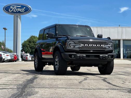 Shadow Black 2025 Ford Bronco Badlands