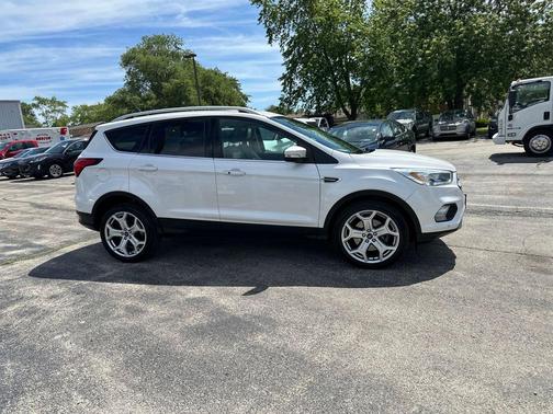 White Platinum Metallic Tri-Coat 2019 Ford Escape Titanium