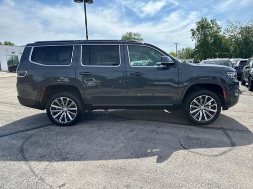 Diamond Black Crystal Pearlcoat 2022 Jeep Grand Wagoneer Series II 4x4
