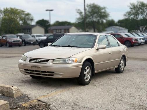 Gold 1998 Toyota Camry