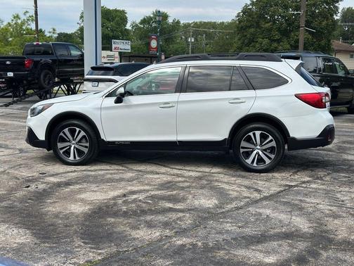 Crystal White Pearl 2019 Subaru Outback 2.5i Limited