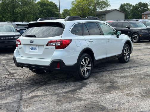 Crystal White Pearl 2019 Subaru Outback 2.5i Limited