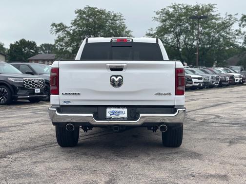 Bright White Clearcoat 2020 RAM 1500 Laramie