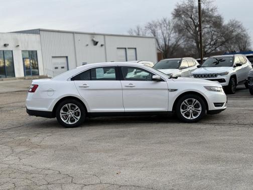 2019 Ford Taurus SEL