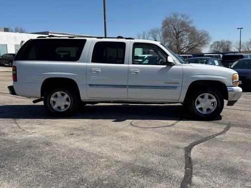Olympic White 2004 GMC Yukon XL 1500 SLT