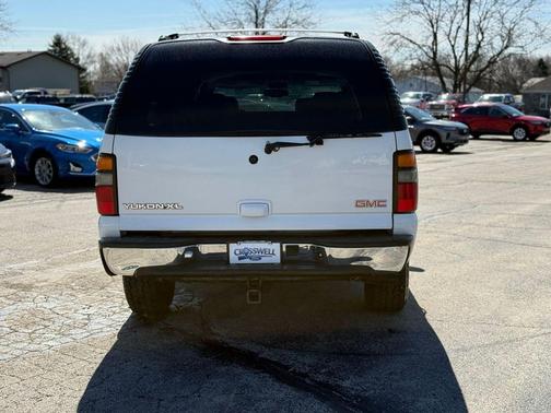 Olympic White 2004 GMC Yukon XL 1500 SLT