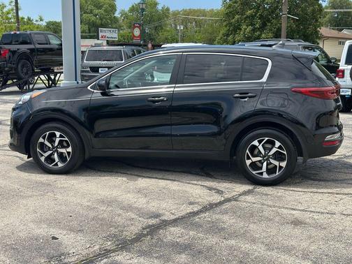 Black Cherry 2022 Kia Sportage LX