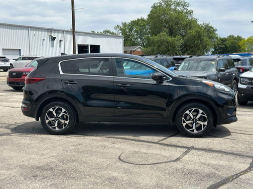 Black Cherry 2022 Kia Sportage LX