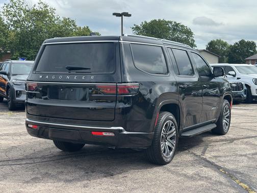 Diamond Black Crystal Pearlcoat 2024 Jeep Wagoneer Base