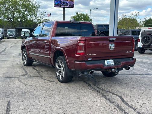 Delmonico Red Pearlcoat 2022 RAM 1500 Limited