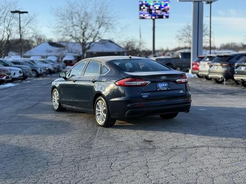 2020 Ford Fusion SE