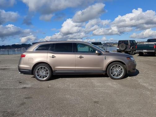 2019 Lincoln MKT Reserve